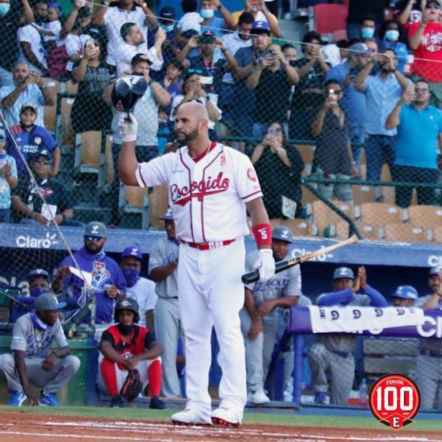 Albert Pujols debuta con notable apoyo del publico