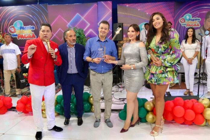 Alex Bueno califica su antiguo manager de “demonio”