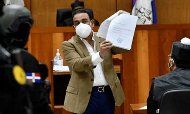 Alexis Medina vuelve a tribunal pero audiencia fue aplazada