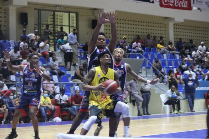 Buen desempeño de Richard y Jeromy; equipo pierde semifinal  de Colombia