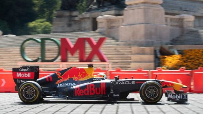 Checo Pérez acapara atención en GP de México