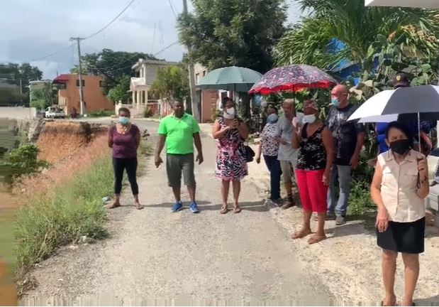 Ciudadanos de Manoguayabo denuncian derrumbe de calles; temen perder sus viviendas Ciudadanos de Manoguayabo denuncian derrumbe de calles; temen perder sus viviendas