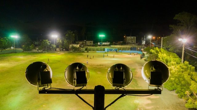 Edesur ilumina y electrifica el estadio de Caballona en SDO Edesur ilumina y electrifica el estadio de Caballona en SDO