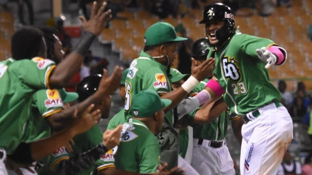 Estrellas y Gigantes mantienen lucha por liderato en beisbol invernal