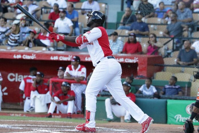 Franmil Reyes anunció debutará el 16 de noviembre