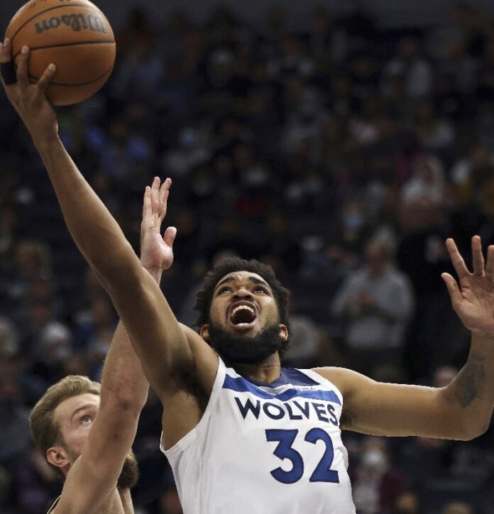 Karl Towns y Edwards Empujan a Timberwolves