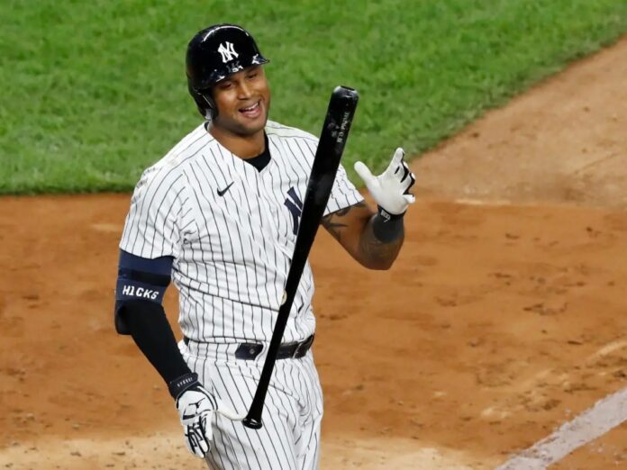 Los Leones contratan al jardinero Aaron Hicks