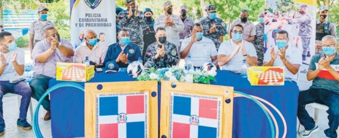 Policía Comunitaria realiza encuentro