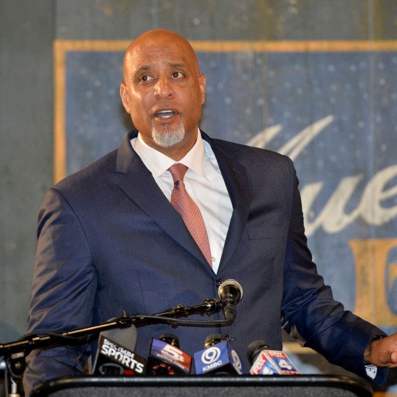 1638450961 661 Duenos de equipos declaran paro en beisbol de MLB
