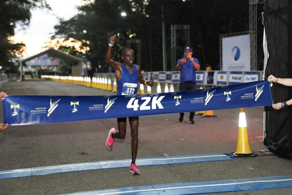 1638567842 149 Kenia Colombia y RD lideran Maraton Monumental