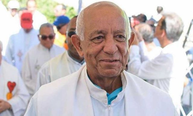 Destacan labor del padre Luis Rosario