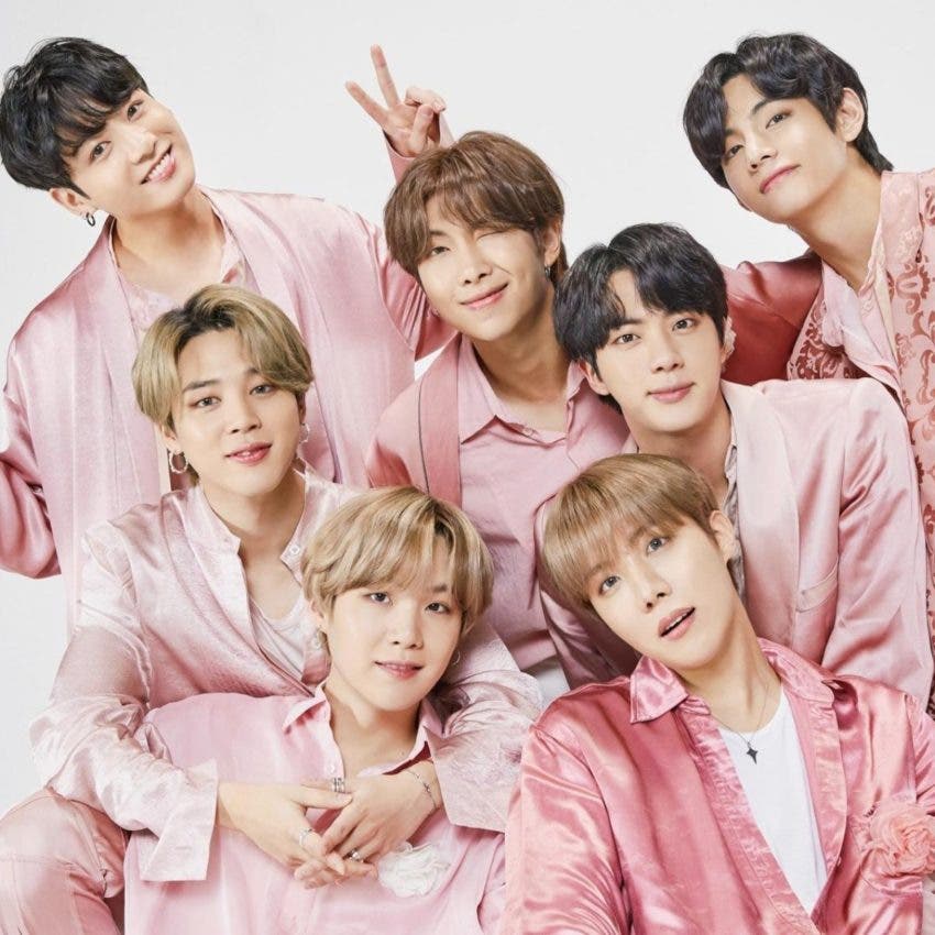  La banda surcoreana BTS ofrecerá un concierto presencial en Seúl el próximo marzo, según anunció hoy el grupo a través de su cuenta de Twitter.  