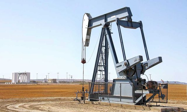 El precio del petroleo cedio un 05 y cerro