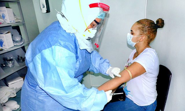 RD tiene 1696 casos activos de covid 19