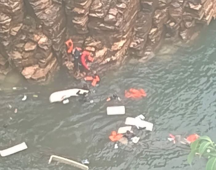 1641678030 617 Al menos cinco muertos y mas de 30 heridos tras