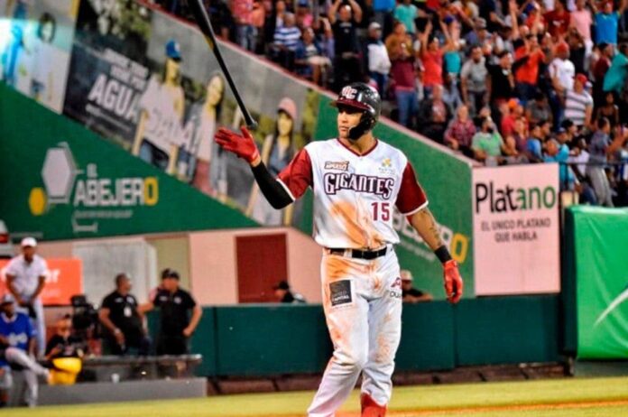 Sirí cumple con su rol de primer bate en final Siri cumple con su rol de primer bate en final de beisbol dominicano 2