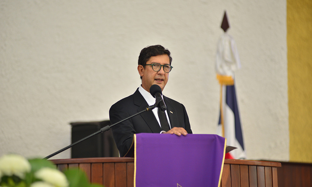 1643097199 259 Sepultan restos de monsenor Agripino Nunez Collado