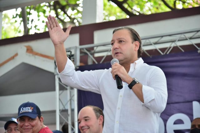 Martínez se pronuncia en esos términos sustentado en las cifras oficiales que ofrece el Banco Central Martínez se pronuncia en esos términos sustentado en las cifras oficiales que ofrece el Banco Central