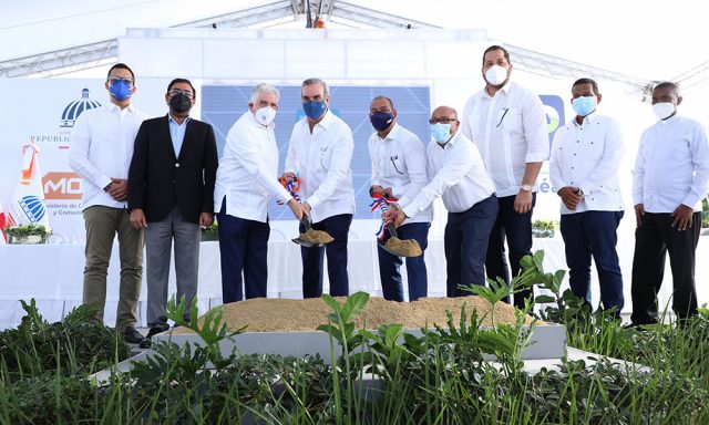Abinader inicia plan de construccion de parqueos en el DN