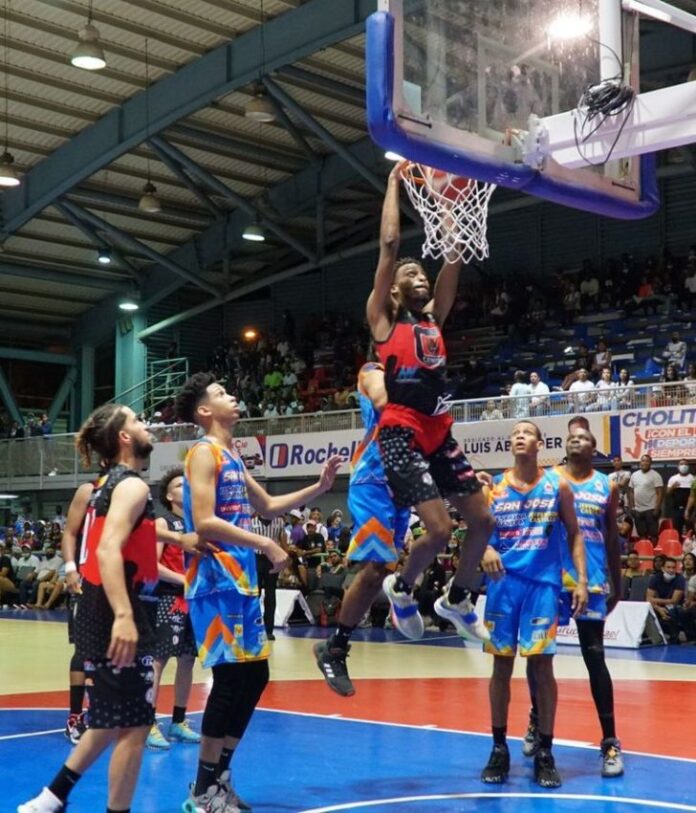 Centro y Antonio Guzmán avanzan a final basket Higüey
