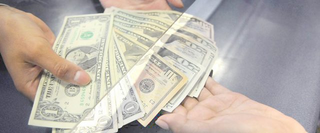 Diaspora envia a RD mas de US10400 millones en remesas