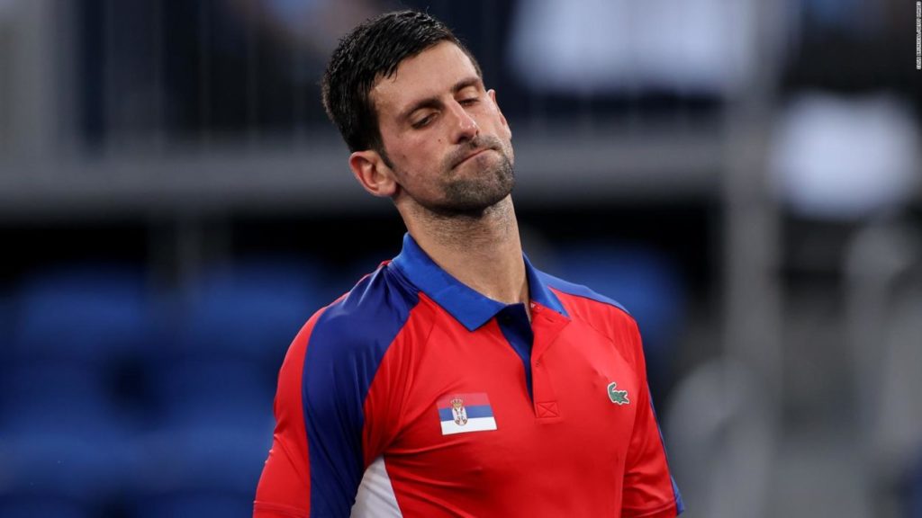 El Padre De Djokovic Acusa A Australia De Querer Humillar A Su Hijo 1 El tenista, quien buscaba participar en el Abierto de Australia, “no proporcionó pruebas adecuadas para cumplir con los requisitos de entrada para Australia