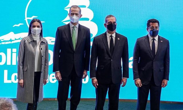 Fitur y RD inician agarrados de la mano y con