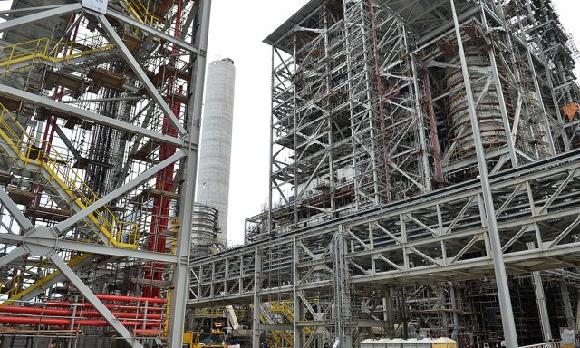 Gobierno busca replicar a Punta Catalina pero a gas