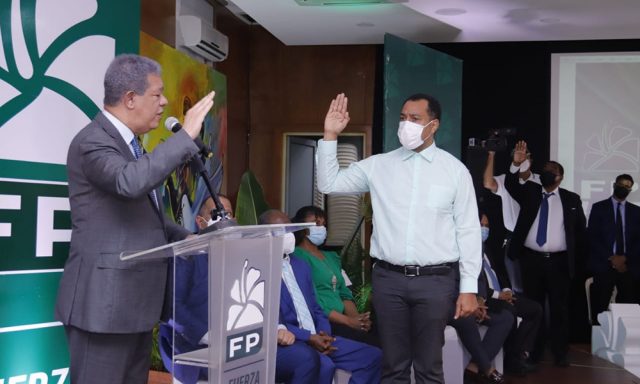 Leonel dice gobierno debe explicar que es un fideicomiso publico