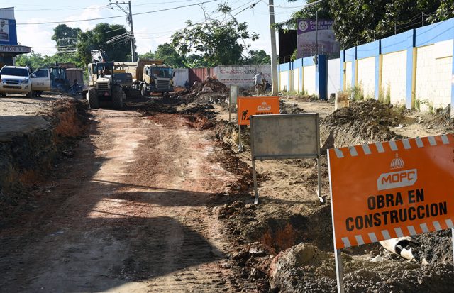 MOPC trabajará 24 horas en reconstrucción avenida Los Beisbolistas MOPC trabajará 24 horas en reconstrucción avenida Los Beisbolistas