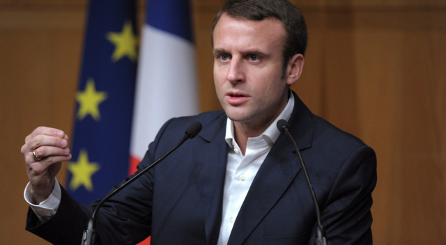 Macron insta a que el aborto sea un derecho basico