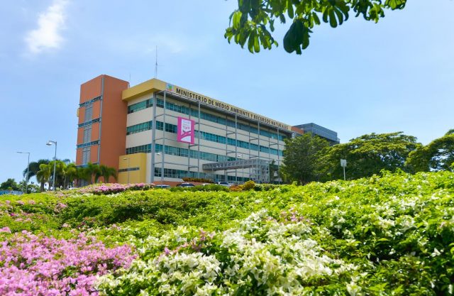 Ministro de Medio Ambiente y Recursos Naturales Ministro de Medio Ambiente y Recursos Naturales