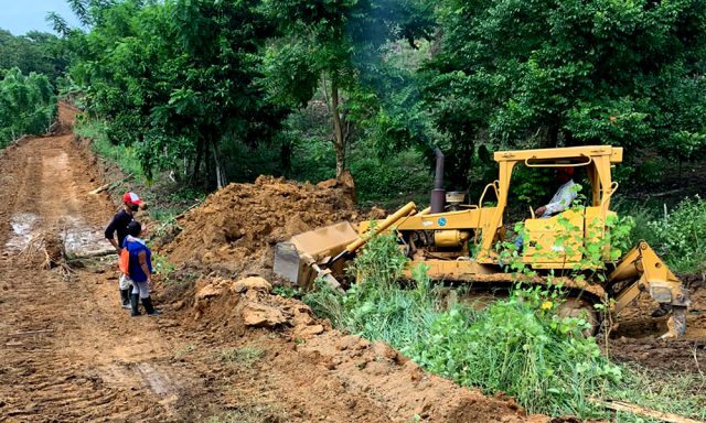 Mejoran caminos interparcelarios IAD busca apoyar sector productivo