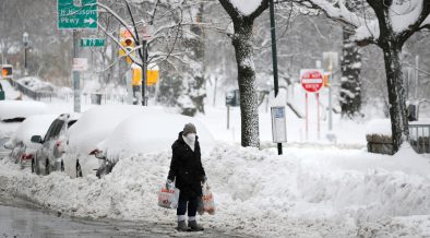 Miles de vuelos cancelados por tormenta de nieve que azota