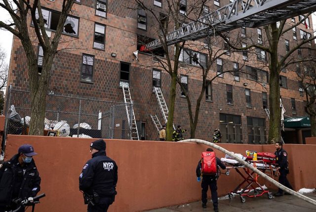 Ofrecen servicios para los afectados por mortal fuego en El Bronx_ alertan sobre estafas Ofrecen servicios para afectados por mortal fuego en El Bronx; alertan sobre estafas
