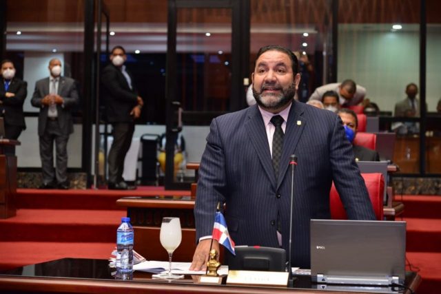 PRSC se opone “rabiosamente” a la reducción 50+1 para ganar elecciones PRSC se opone “rabiosamente” a la reducción 50+1 para ganar elecciones