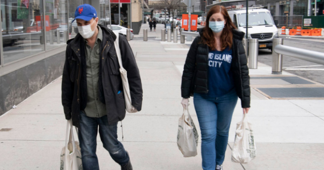 Rumanía vuelve a imponer la mascarilla en la calle Rumanía vuelve a imponer la mascarilla en la calle