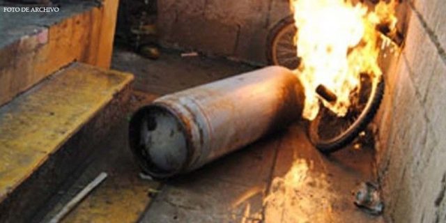 Seis heridos al explotar tanque de gas en negocio de