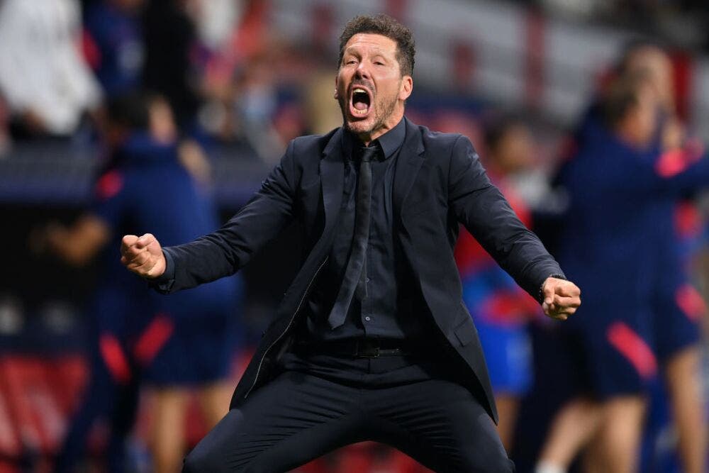 Luego de la derrota de los 'colchoneros', el entrenador argentino se fue corriendo a los camerinos y dejó 'plantado' al técnico de los 'reds'.
