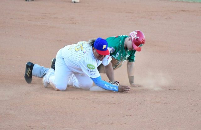 Venezuela blanquea cinco por cero a