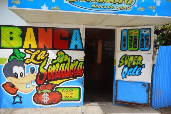 Presidente declara de interés público la regularización de las bancas El Caribe