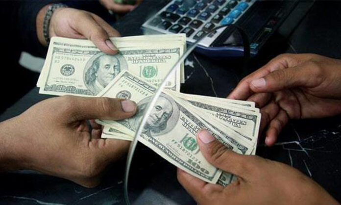 El dólar cede un 2.2 % frente al peso dominicano El Caribe