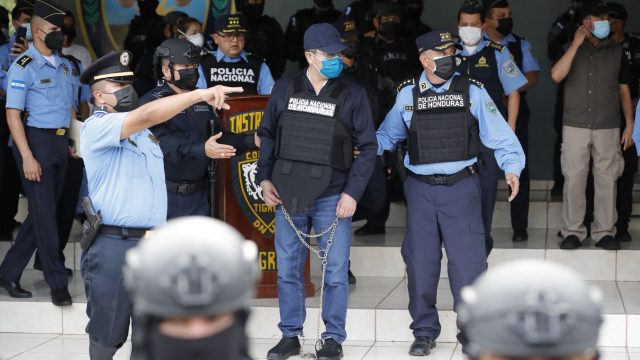 6b959376-42o7dxmotmolnzawldfbfeu3xy-620c537e9477f Al expresidente hondureno Hernandez le violaron sus derechos dice su