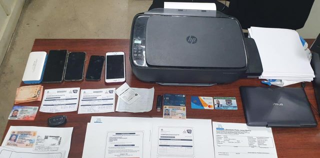 Las autoridades ocuparon 12 tarjetas de vacunación del Covid-19, Las autoridades ocuparon 12 tarjetas de vacunación del Covid-19,