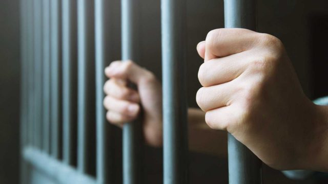 Condenan a 20 anos de prision a hombre que eveneno