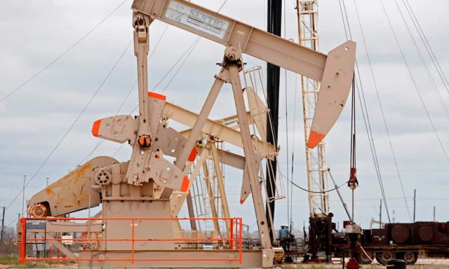 El crudo de Texas sube un 03 y cierra