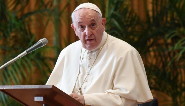 El papa apela a la conciencia de lideres mundiales para