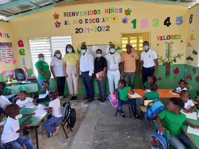 Fundación entrega centro educativo a comunidad de Independencia Fundación entrega centro educativo a comunidad de Independencia