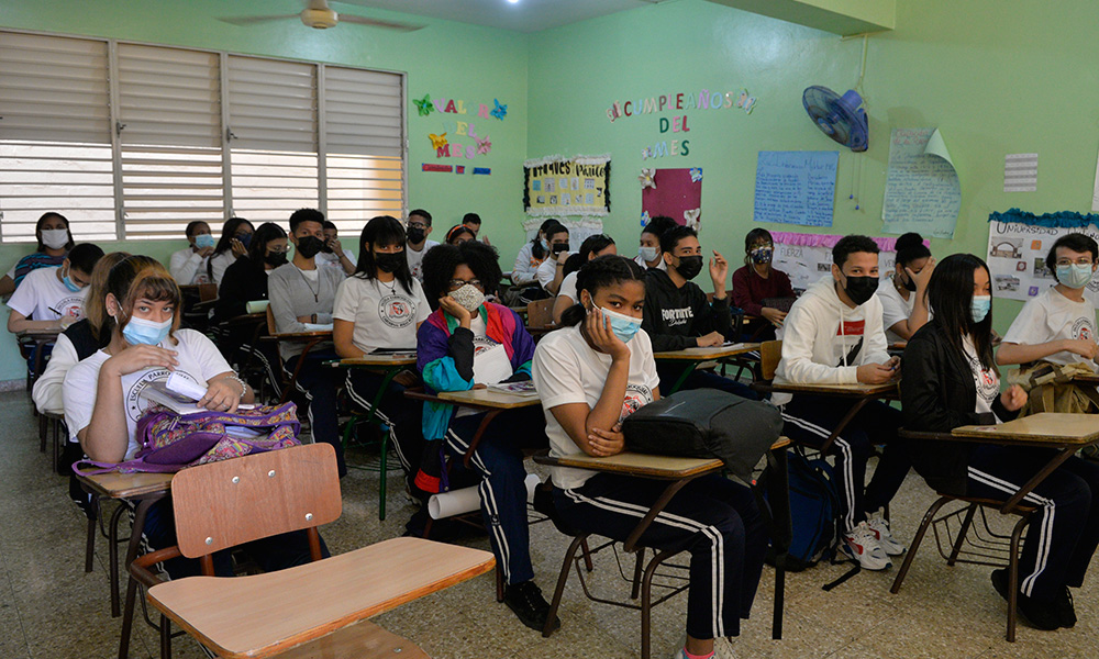 Ministro dice que retiro de las medidas fue por baja