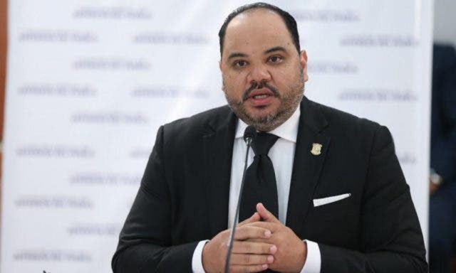 Pablo Ulloa, defensor del pueblo. Pablo Ulloa, defensor del pueblo.